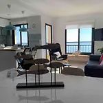 Frontal Primera Linea Appartement